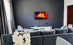 The Lux Apartment